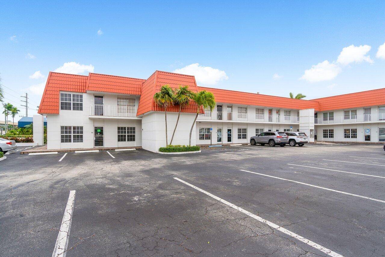 Private office located in the Squires Building on US 1 in North Palm Beach.