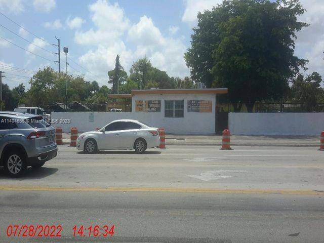 Rare chance opportunity 31, 690 Sq Feet of property located in one of Broward's historic areas The heart of the property is Zoned B 3, Land Use is 60 Commerce ...