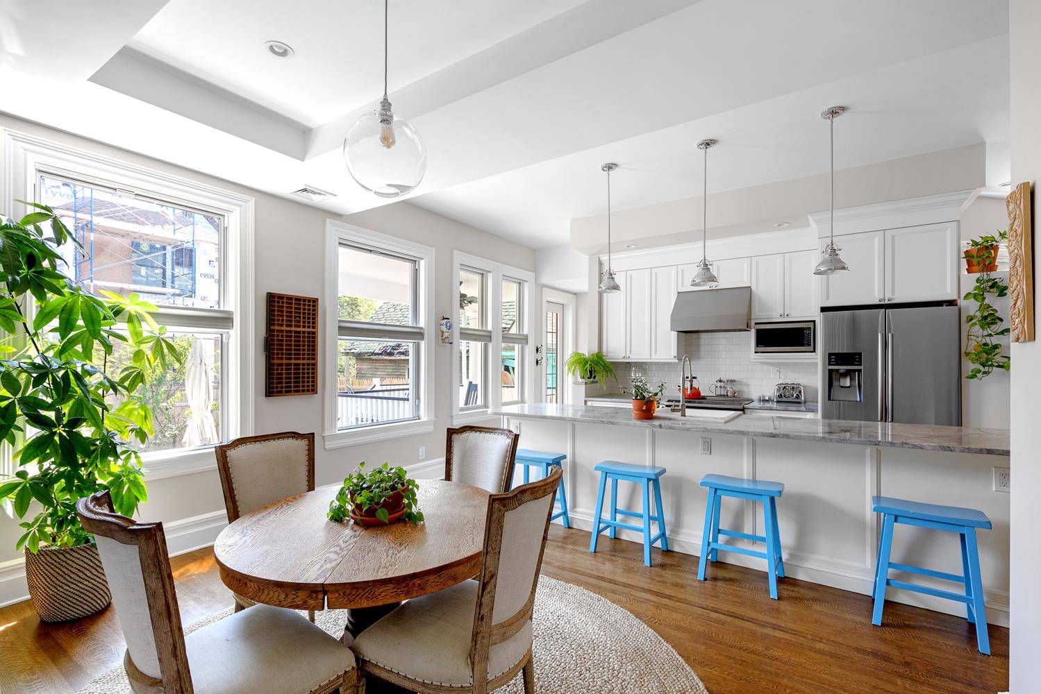 Bright, light and airy ! Exquisitely renovated and furnished 3 BR, 2.