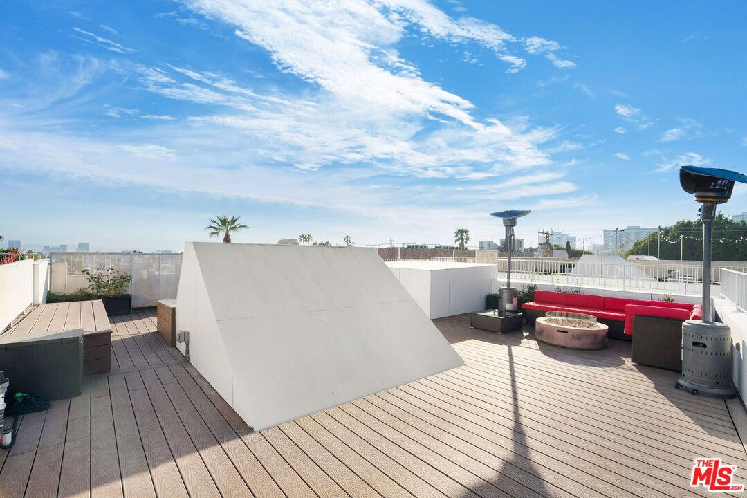 Private Rooftop Deck