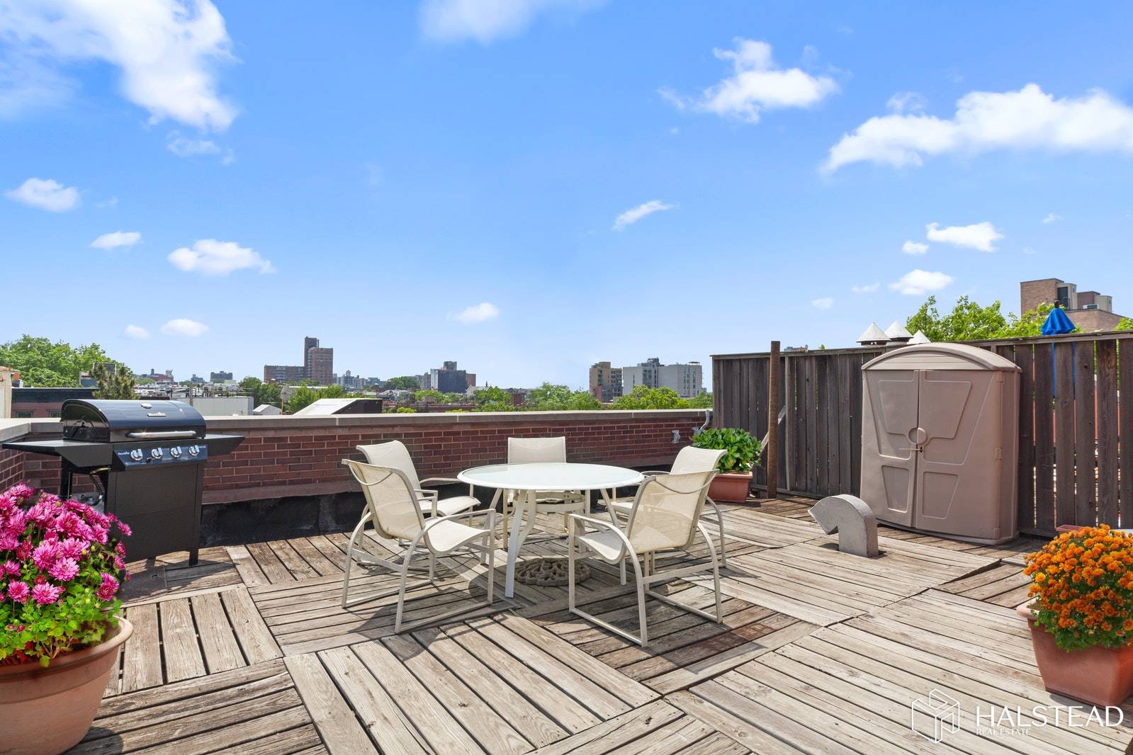 This ideally located Park Slope 2 bedroom, 1 bath co op apartment will delight.