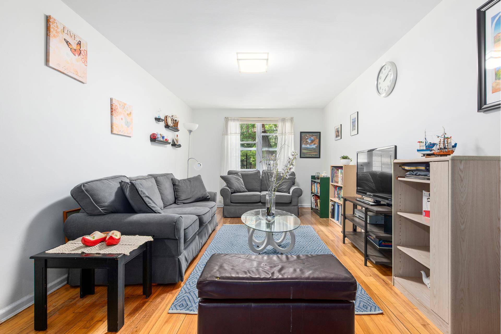Welcome to this beautiful 2 BR 1 BA unit in the heart of historic Jackson Heights.