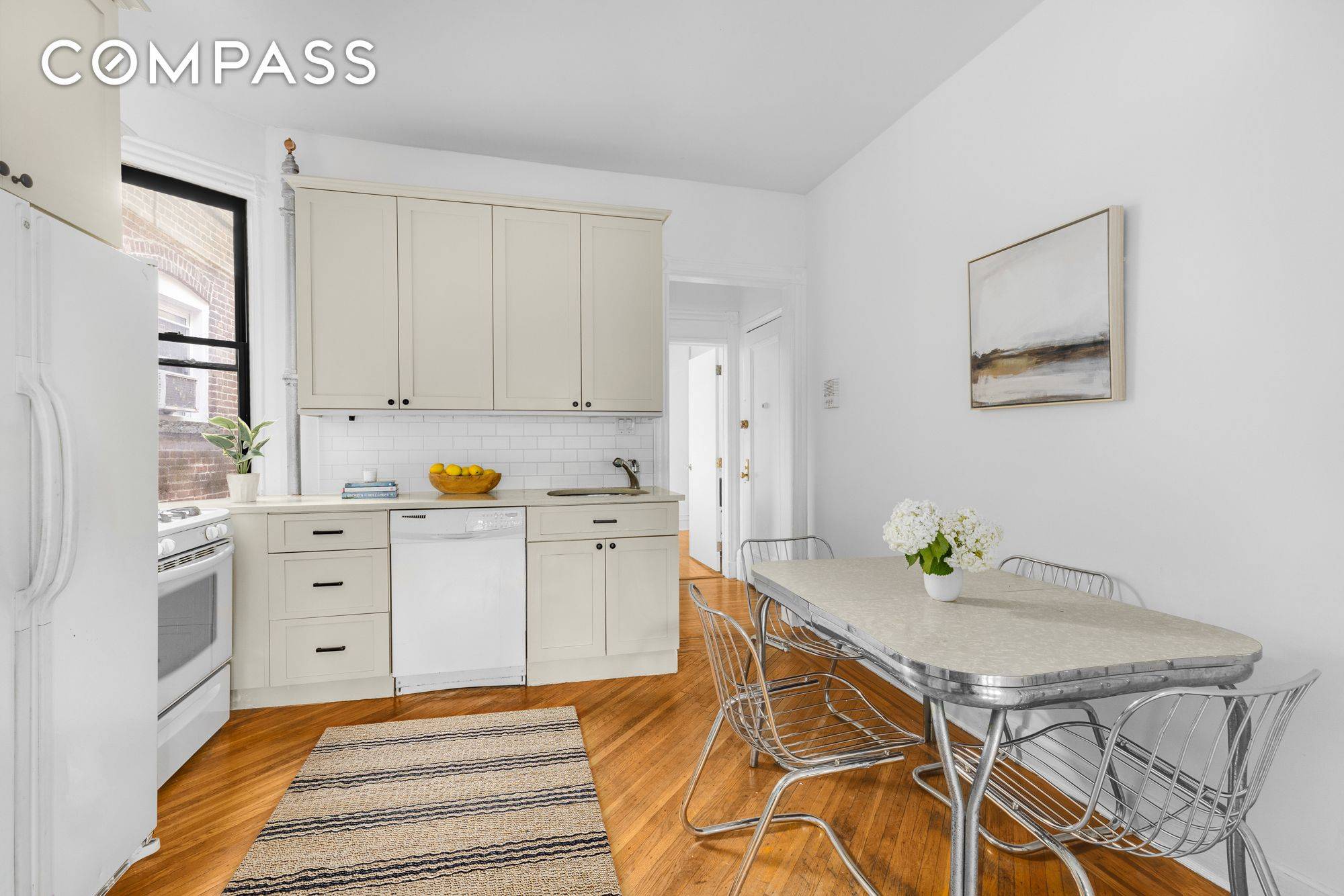 Perched on the top floor of an 8 unit co op building in prime Park Slope, this southern facing and sun drenched 2BR 1BA awaits.