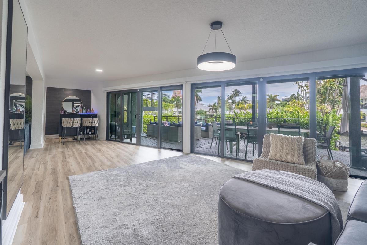 2878 NE 26St-6