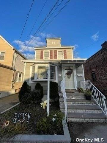 Charm filled 1 Family Colonial home with a Large Living Room, Dining Room amp ; Eat in kitchen.