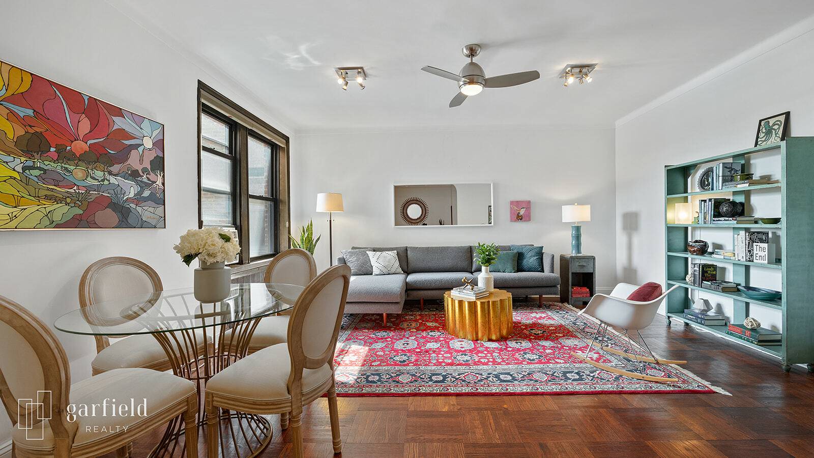Boasting seven windows filtering four exposures, this sun filled, elegantly renovated pre war 1BR sits on a high floor of an elevator building and offers a flexible layout with ample ...