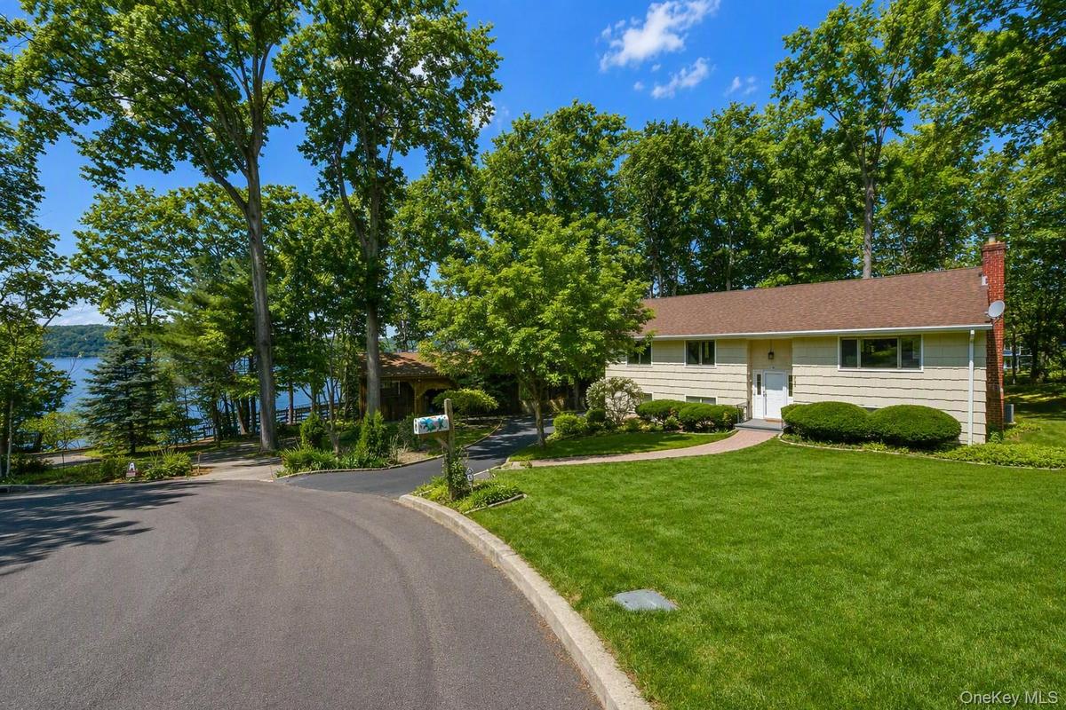 Front View of house with Hudson River View