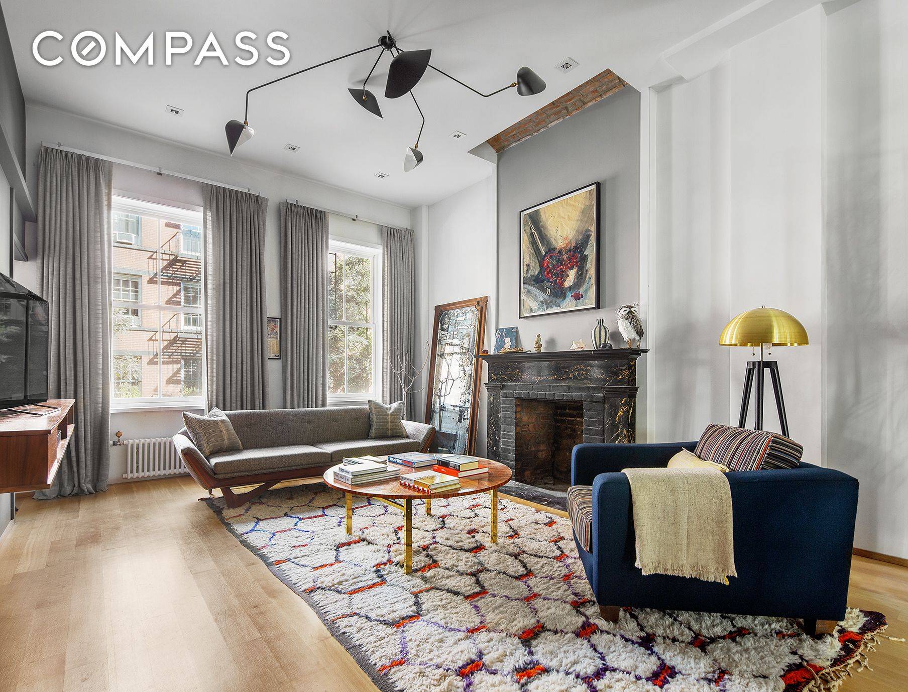 The dream of living in a townhouse parlor floor duplex in the most prized part of the West Village can now be your reality.