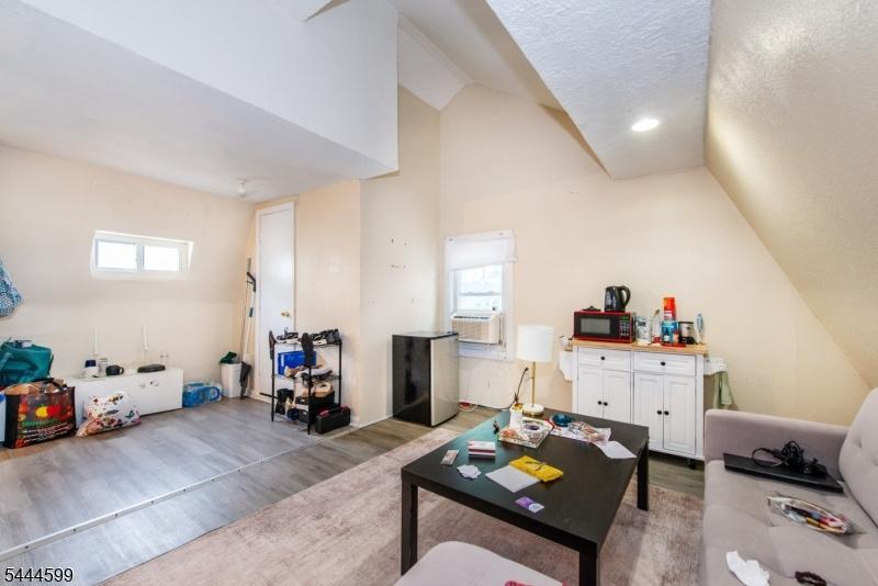 3rd floor livingroom