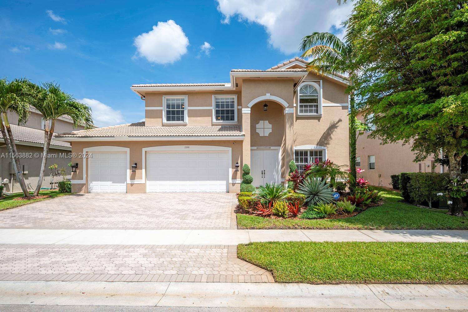 Welcome to your oasis of luxury living in Miramar, FL !