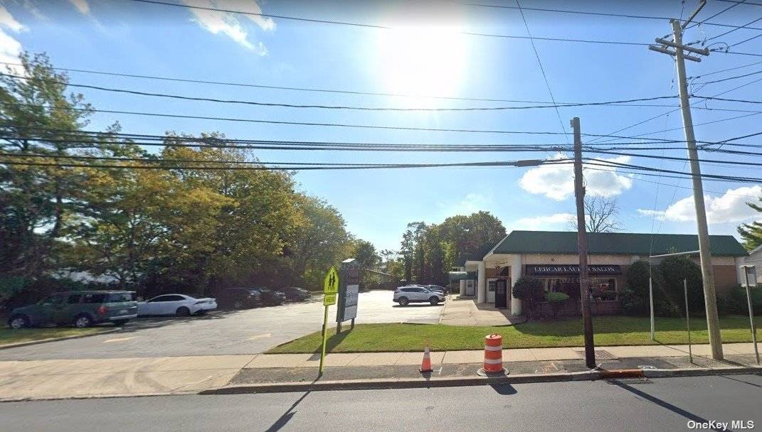 E. Islip 2, 550 sf for lease in a highly traveled Montauk Hyw AKA West Main Street shopping center.
