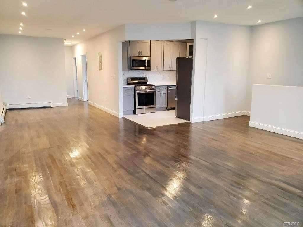 Huge fully renovated 1, 800sq ft apartment in the beautiful Bayswater section of Far Rockaway.