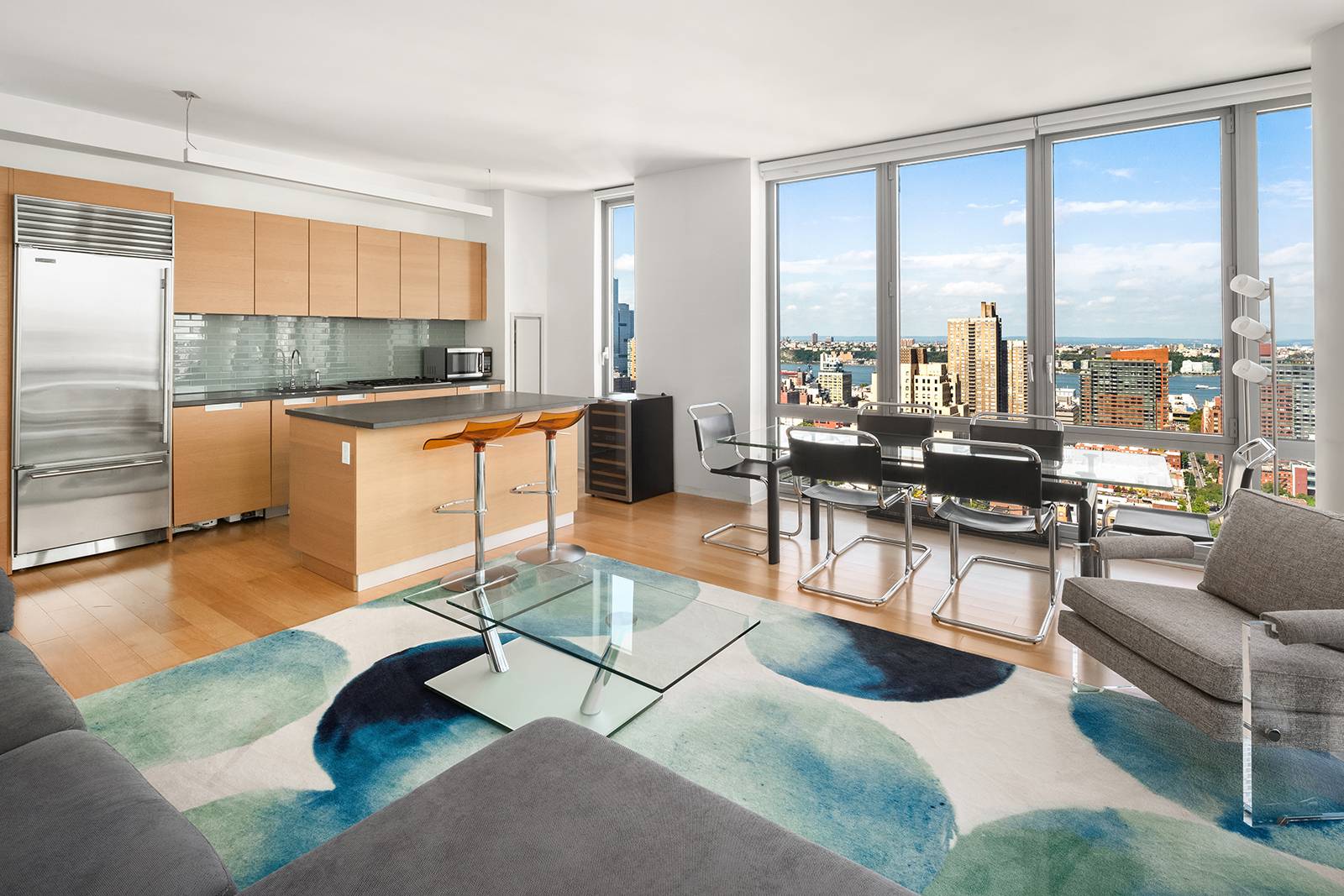 Bring your shades for gorgeous sunsets over the Hudson River at The Link condominium !