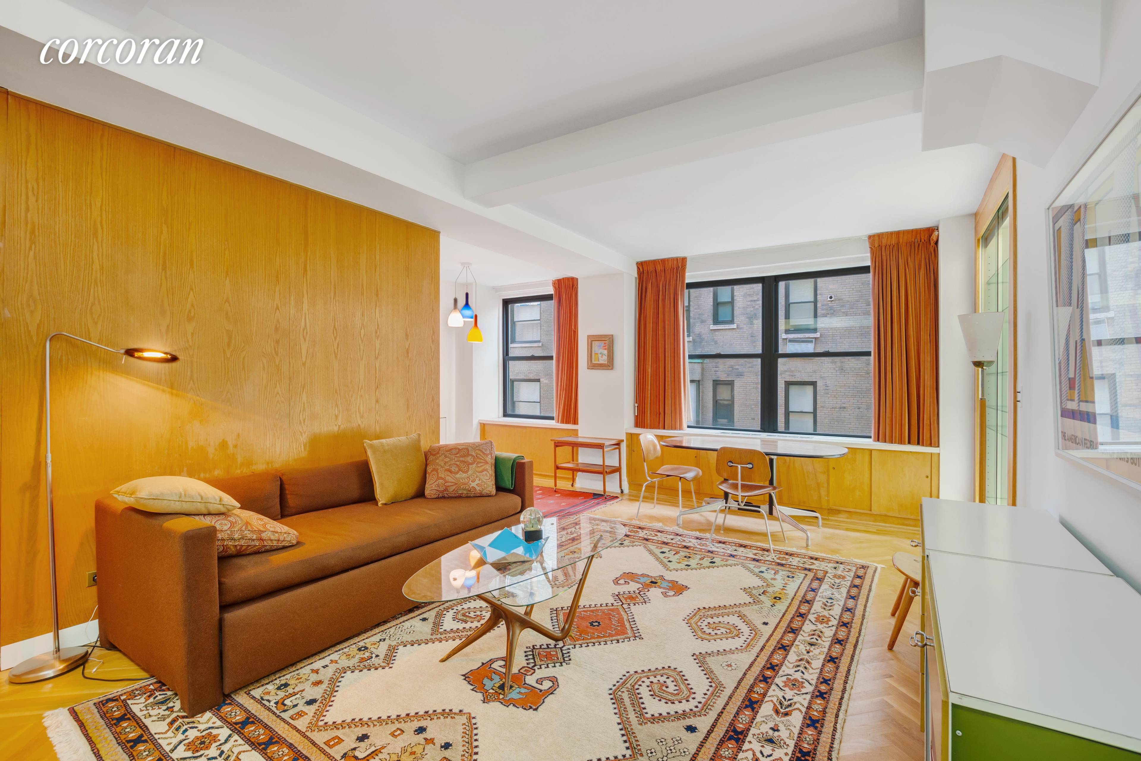 Gracious prewar apartment in one of East End Avenue's most sought after co operative buildings designed by the famed architect Emery Roth.