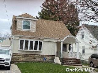 NICELY DECORATED AND CLEAN, FOUR BEDROOMS HOUSE, HARDWOOD FLOORS, STAINLESS STEEL APPLIANCES.