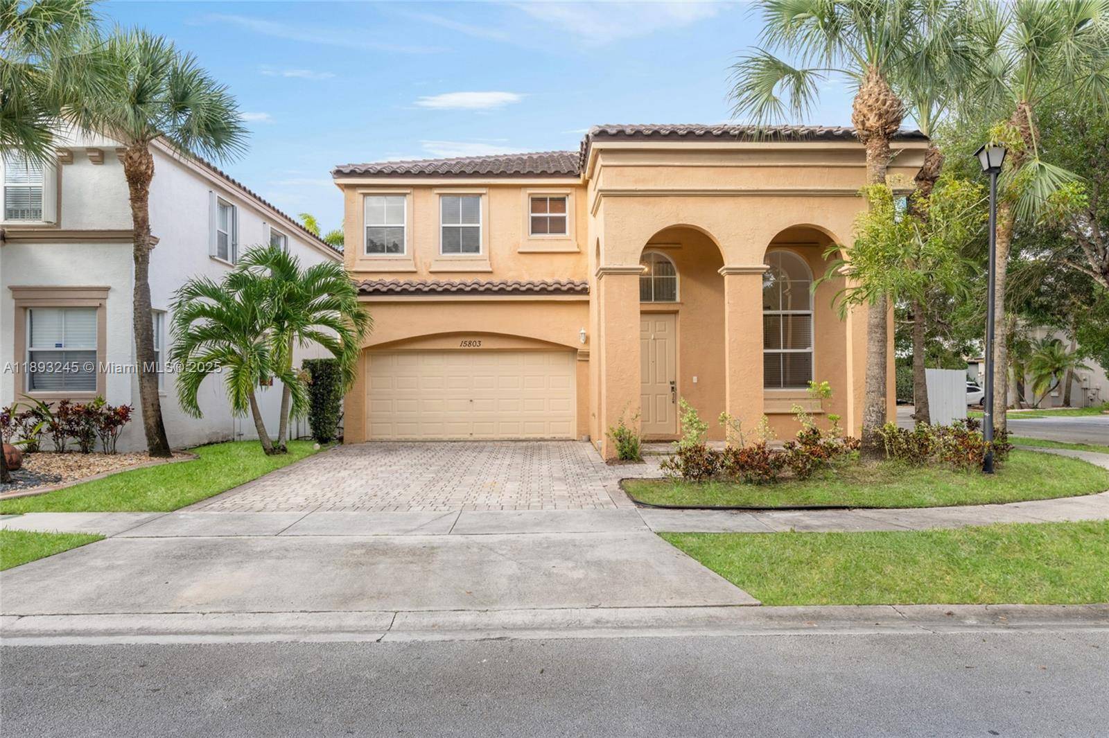 Stunning 4 bed, 2. 5 bath corner lot home in Riviera Isles sought after Sorrento community !