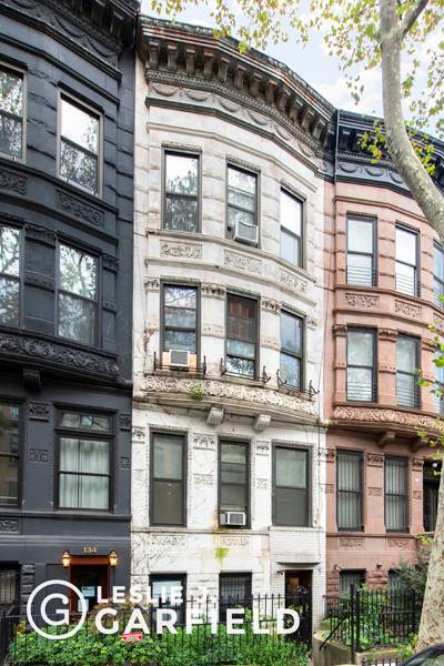 136 West 88th Street is a classic 18' wide Renaissance Revival style brownstone designed by the architects Neville amp ; Bagge and constructed in 1894.