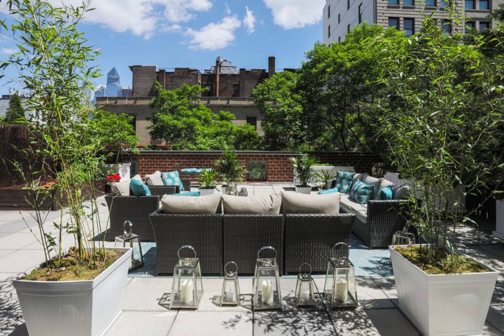 NO FEE ! Introducing a once in a lifetime opportunity to spend your summers and beyond, lounging on one of the largest, private terraces available on the downtown market.