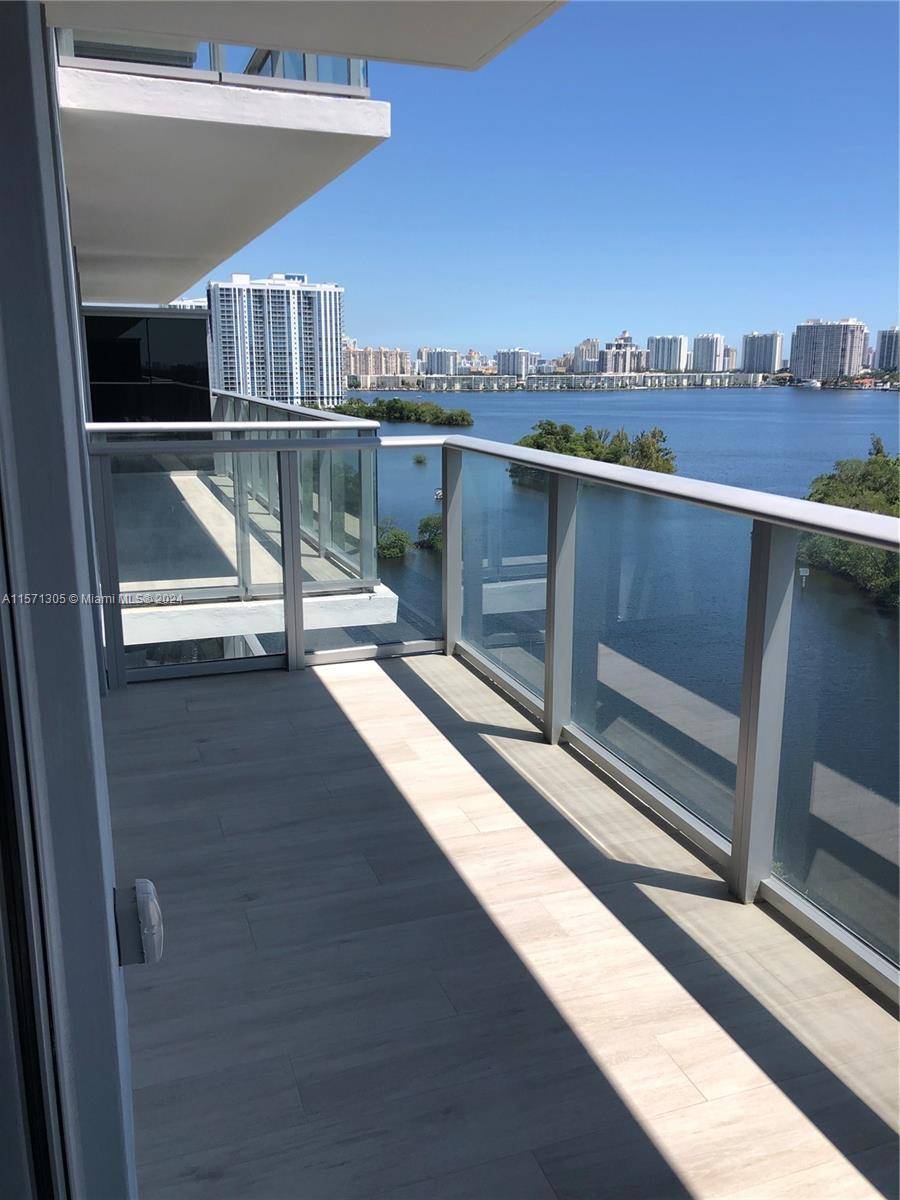 Very spacious 3 Bedroom 2 Bathroom 3rd bedroom is a Den, private elevator and unobstructed views to Oleta Park and Oleta River, Intercostal and the Ocean.