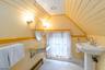 3rd Floor Full Bath