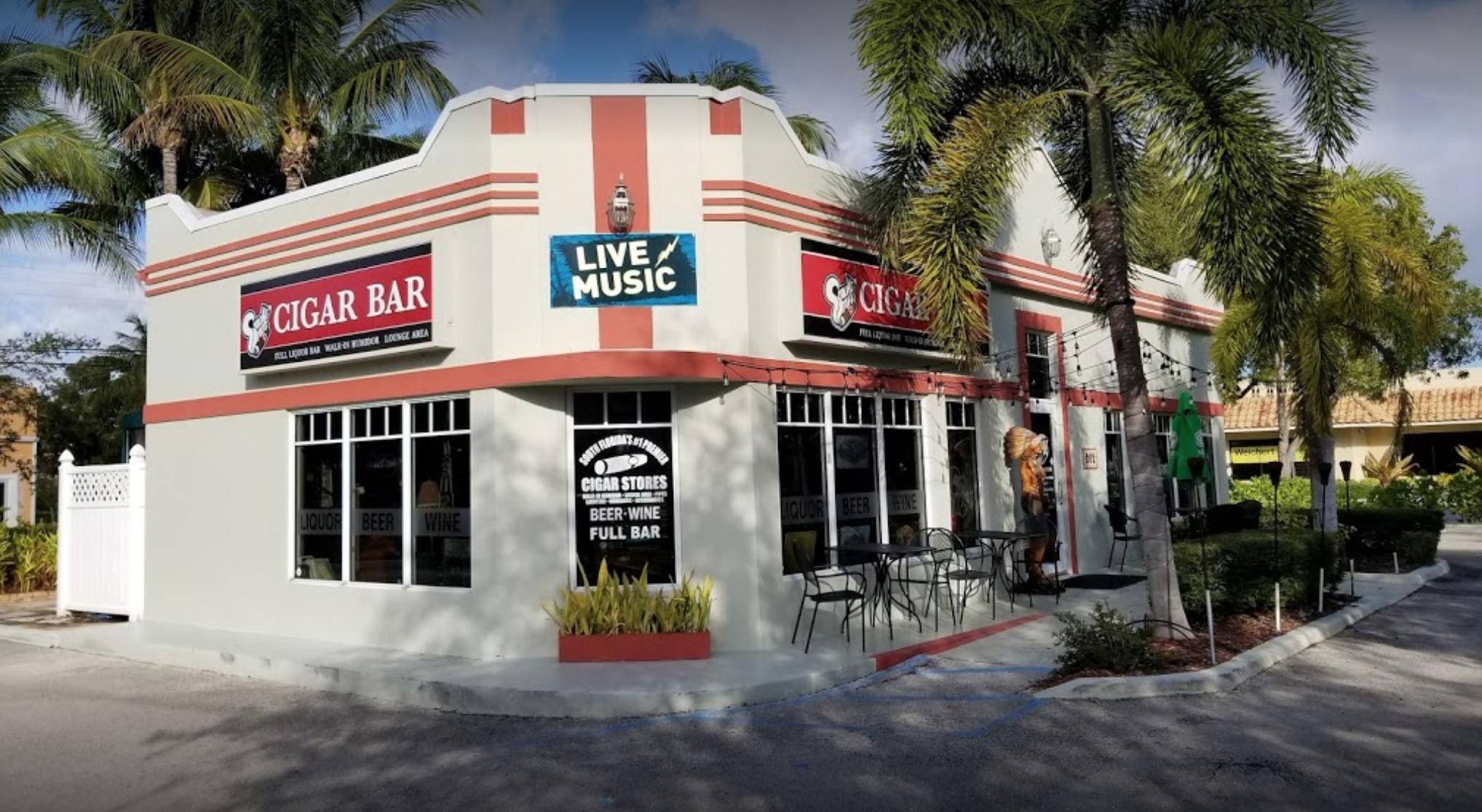 Great corner location in the heart of Downtown Delray Beach.