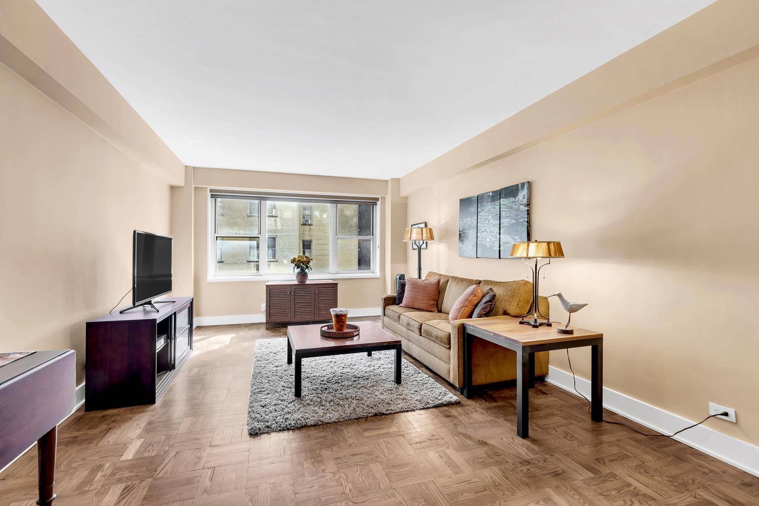 Welcome to Sutton House Serene Urban Living in the Heart of Sutton BeekmanNestled on a tranquil cul de sac in the coveted Sutton Beekman neighborhood, Sutton House presents a rare ...