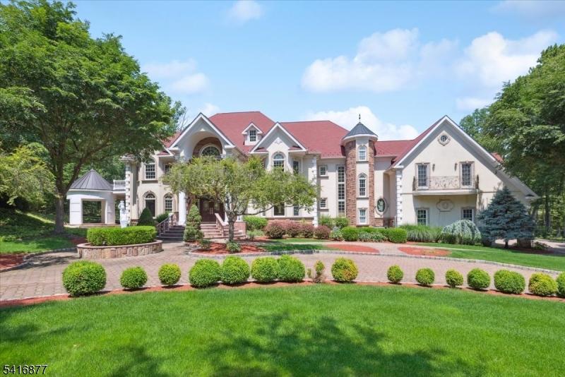 Circular Pavor Driveway