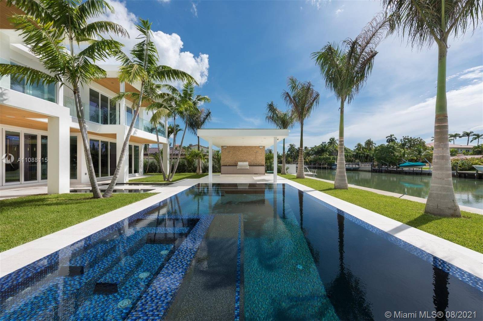 Modern Waterfront Smart Home located in the heart of Miami Beach.