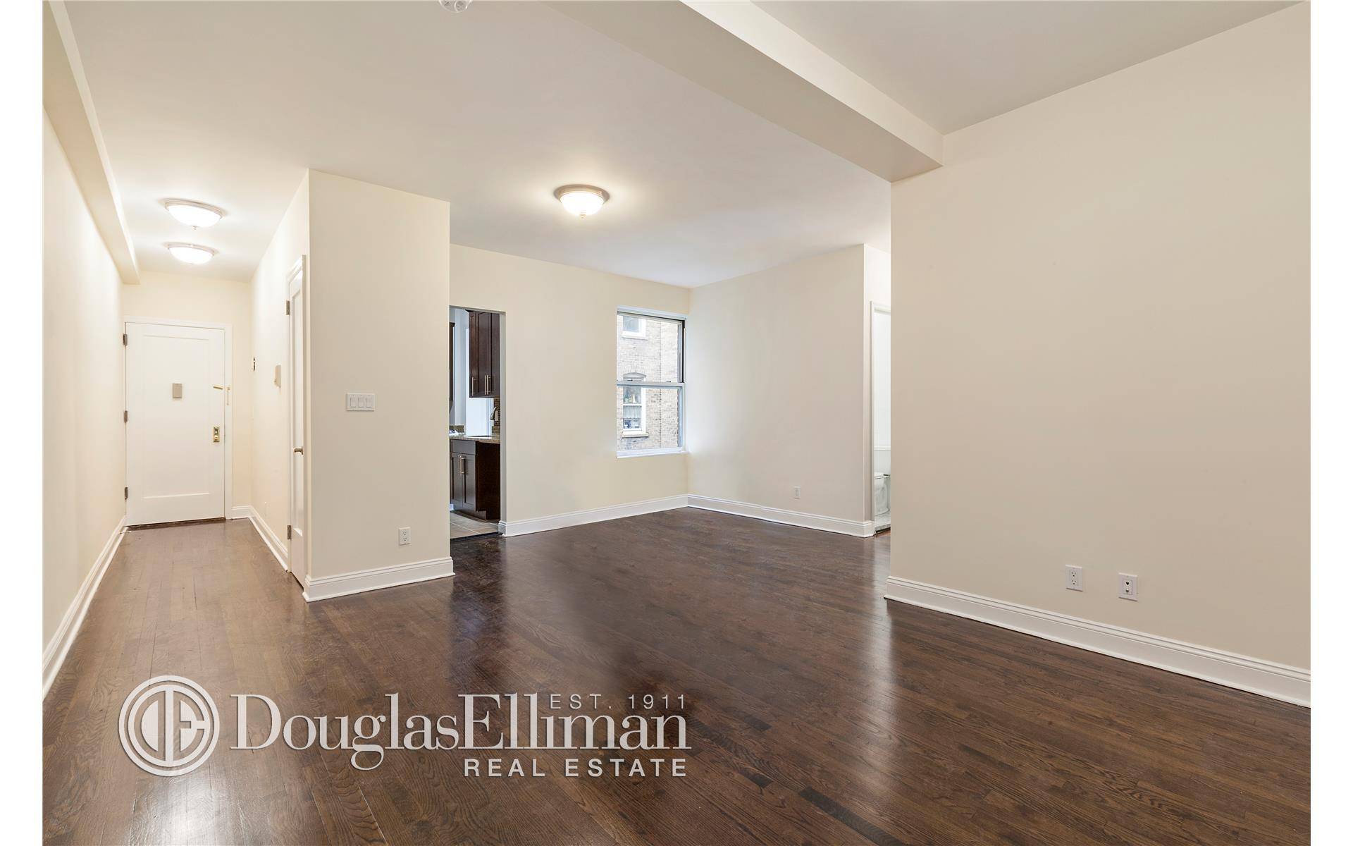 Spacious and beautifully renovated 2 bedroom 1 bathroom apartment.