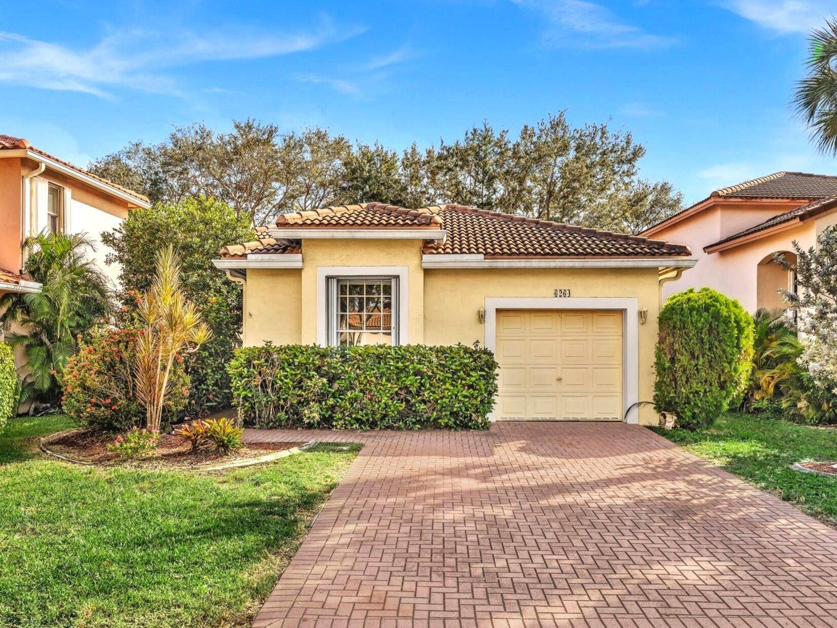 Imagine living in a Gated Community in the heart of Coral Springs !