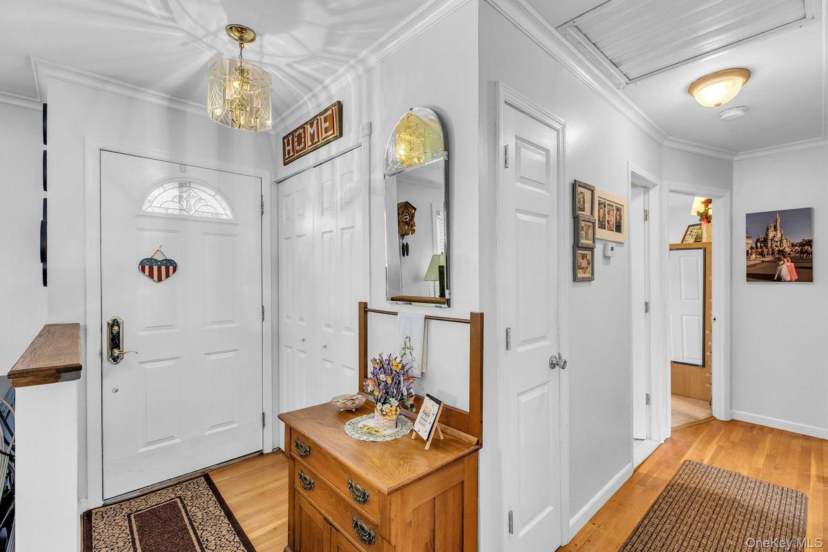 Entry Foyer / Hallway