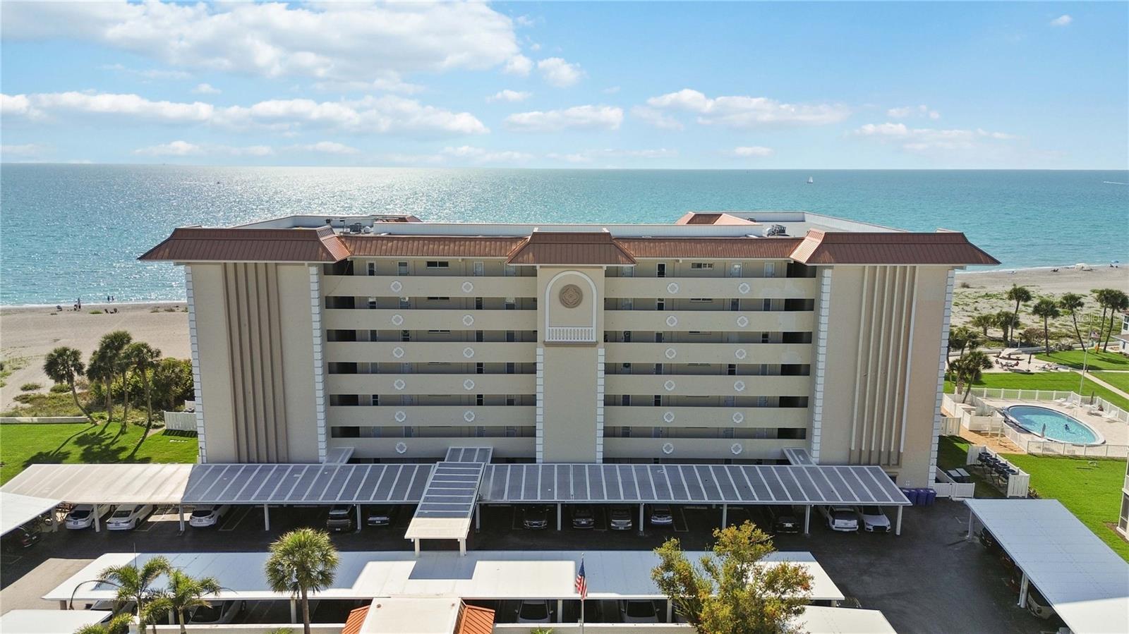 Well maintained condominum