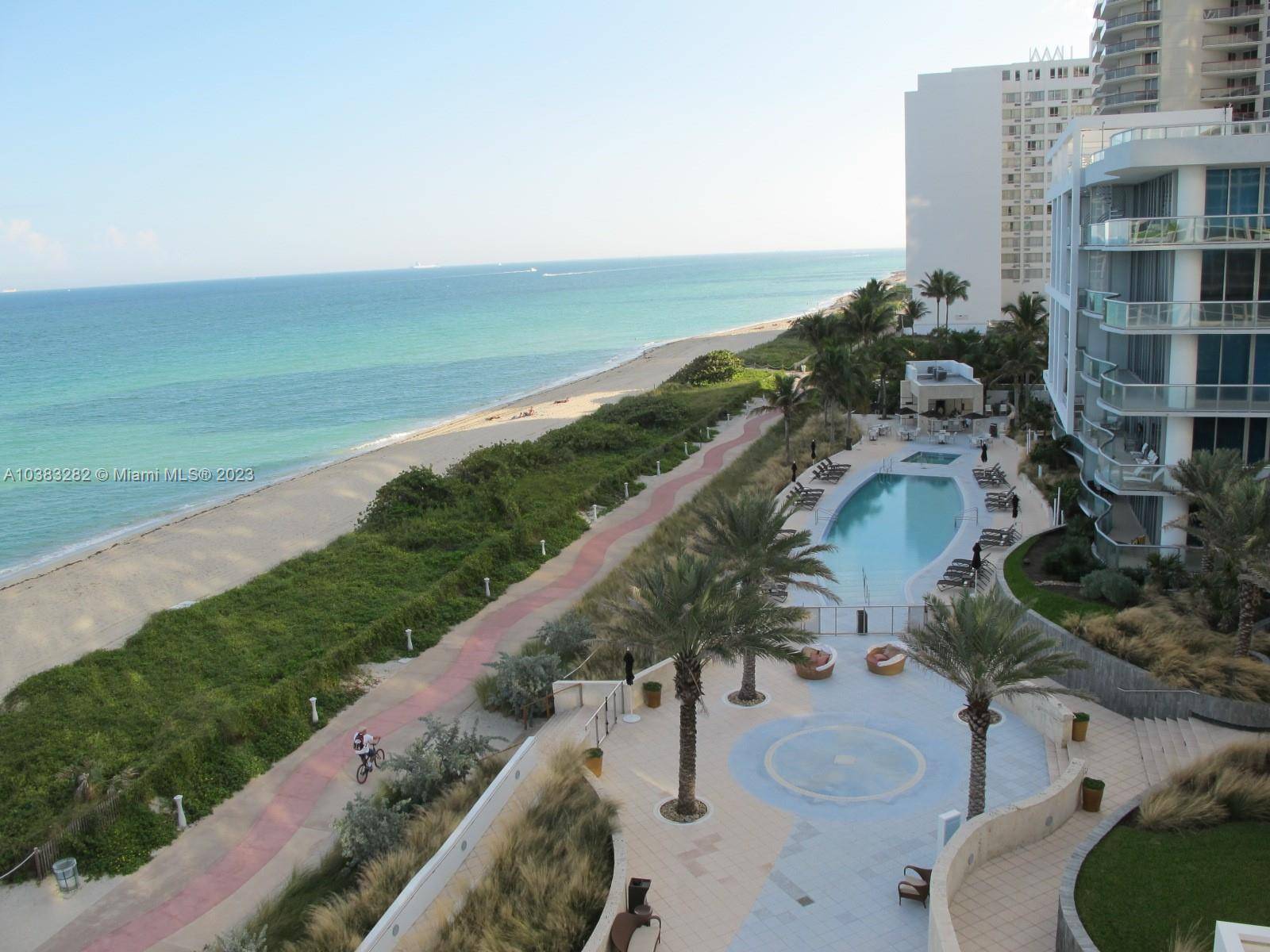 2bed 2bath beautiful apartment on the beach in one of the best hotels in the USA.