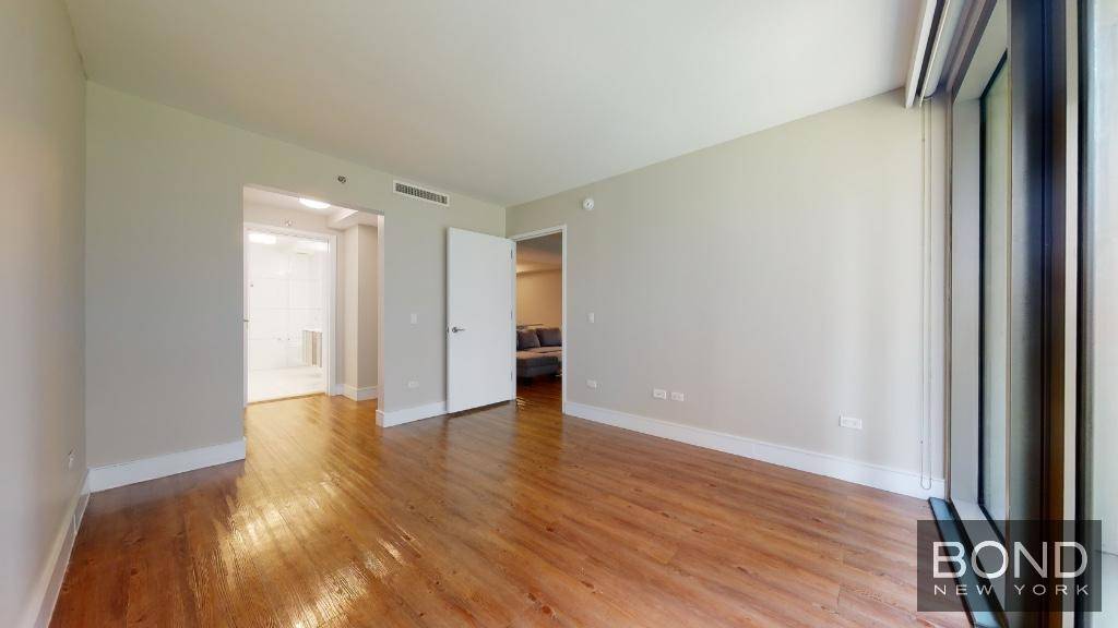 Murray Hill 2 Bedroom, Flex 3Extra spacious and gut renovated 2 bedroom flexible 3 2 bathroom home in a stunning Theater House building.