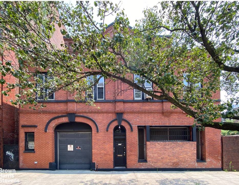 Welcome to 375 Vanderbilt Avenue two tremendous carriage houses that were combined to create one mansion.