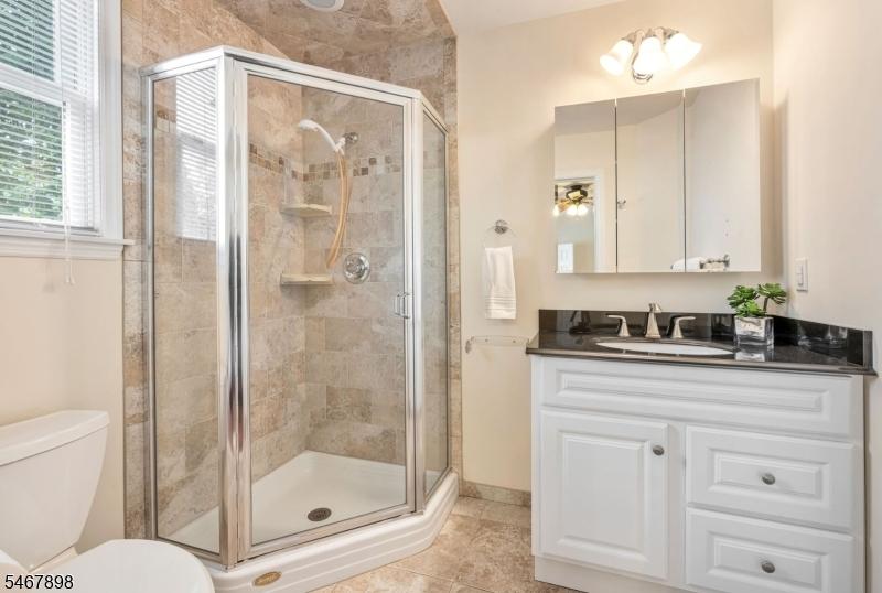 Unit 1 Main Bed Bathroom