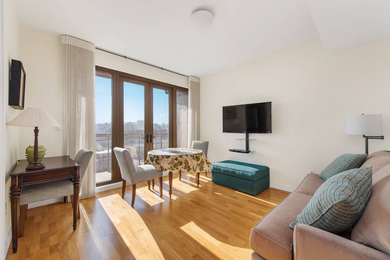 Style amp ; Conveniences on Fourth AveThis lovely one bedroom apartment is available for rent for the first time at the coveted 500 Fourth Avenue condominium in Park Slope.