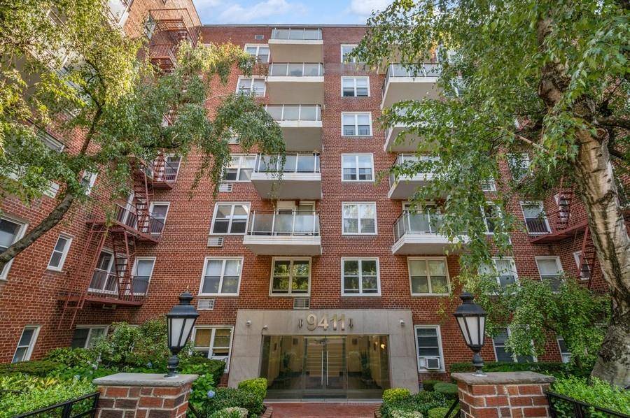 Junior 4 apartment on Shore Road in one of Bay Ridge's most sought after cooperative buildings.