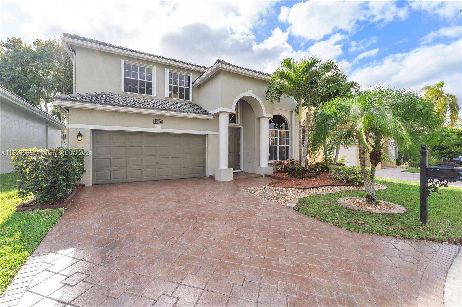 Come see this beautiful and immaculate, 4 Bedroom 3 Full Bath, 2 story, waterfront pool home with 1 bedroom full bath on first floor in desirable Lennox Isle !