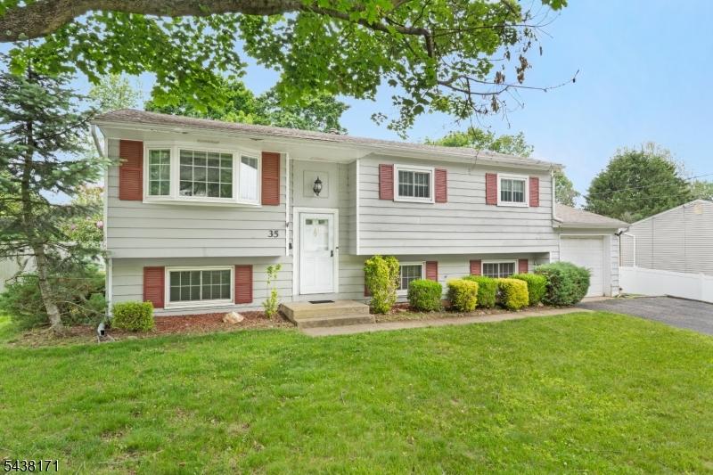 4 Bedroom Bi-Level