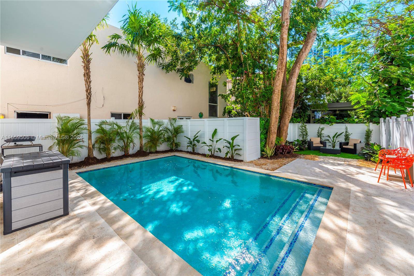 Welcome to your own private oasis in the heart of Coconut Grove !