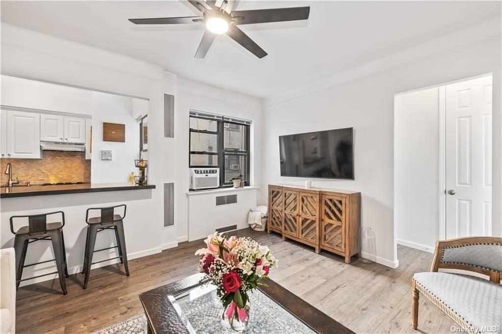 Nestled on the fourth floor with an inviting southeastern exposure, this charming 3 room co op in Bay Ridge offers the perfect blend of modern comfort and classic sophistication.