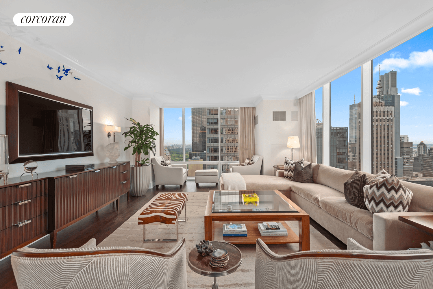 Serene, Sophisticated, Urban Oasis !