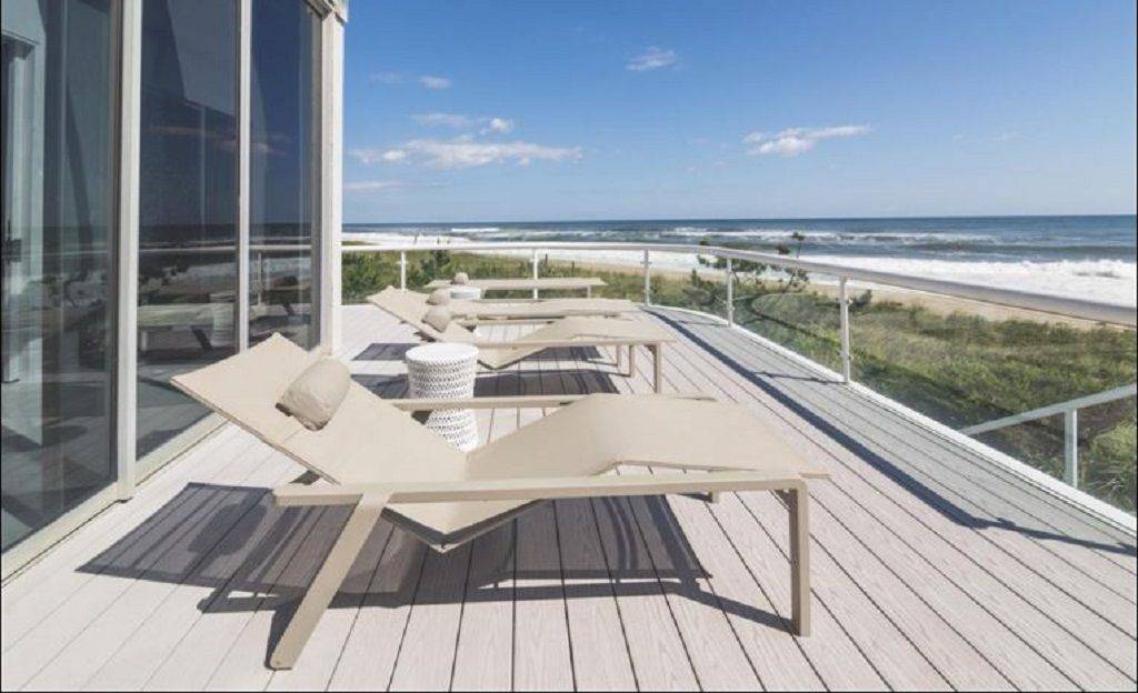Modern Oceanfront Home in Amagansett 