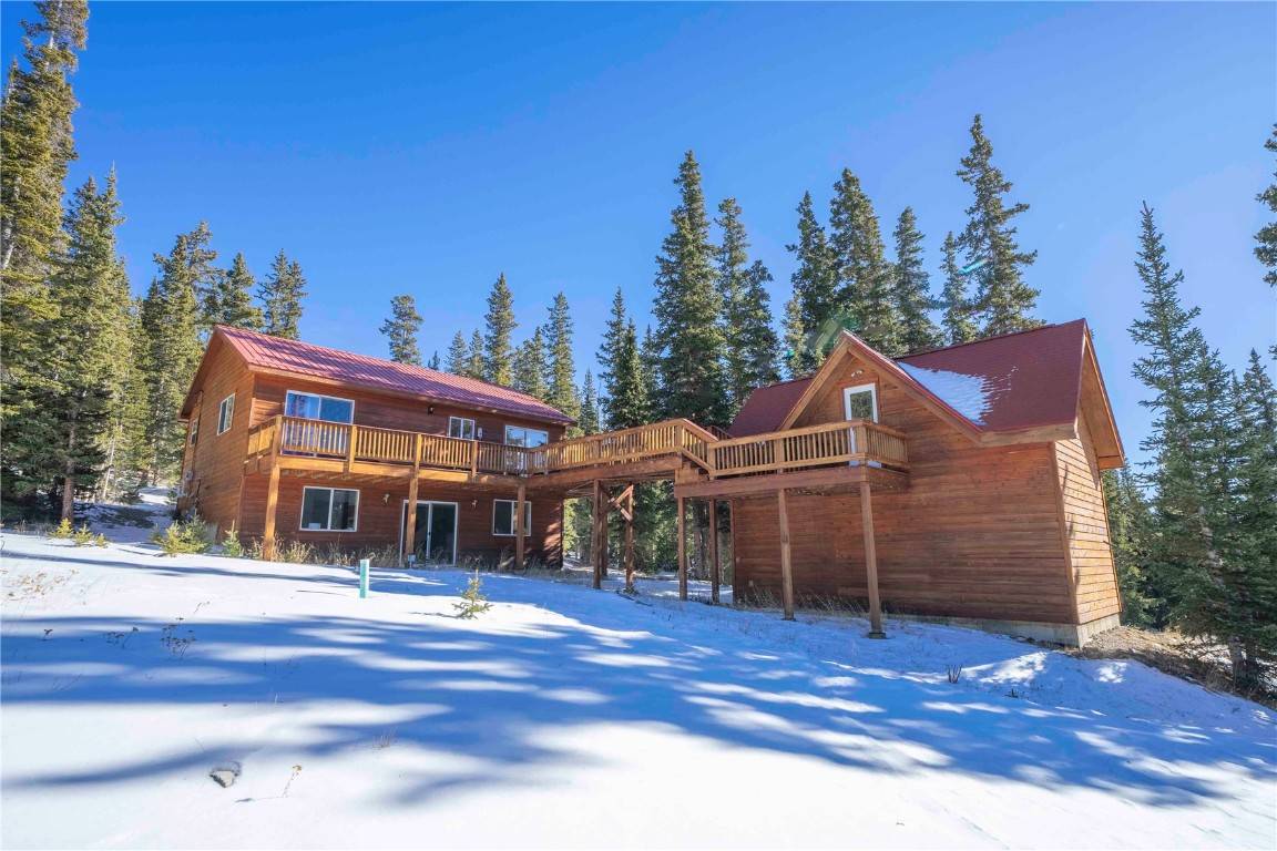 Charming Mountain Retreat with Spectacular Views and Wildlife Encounters !