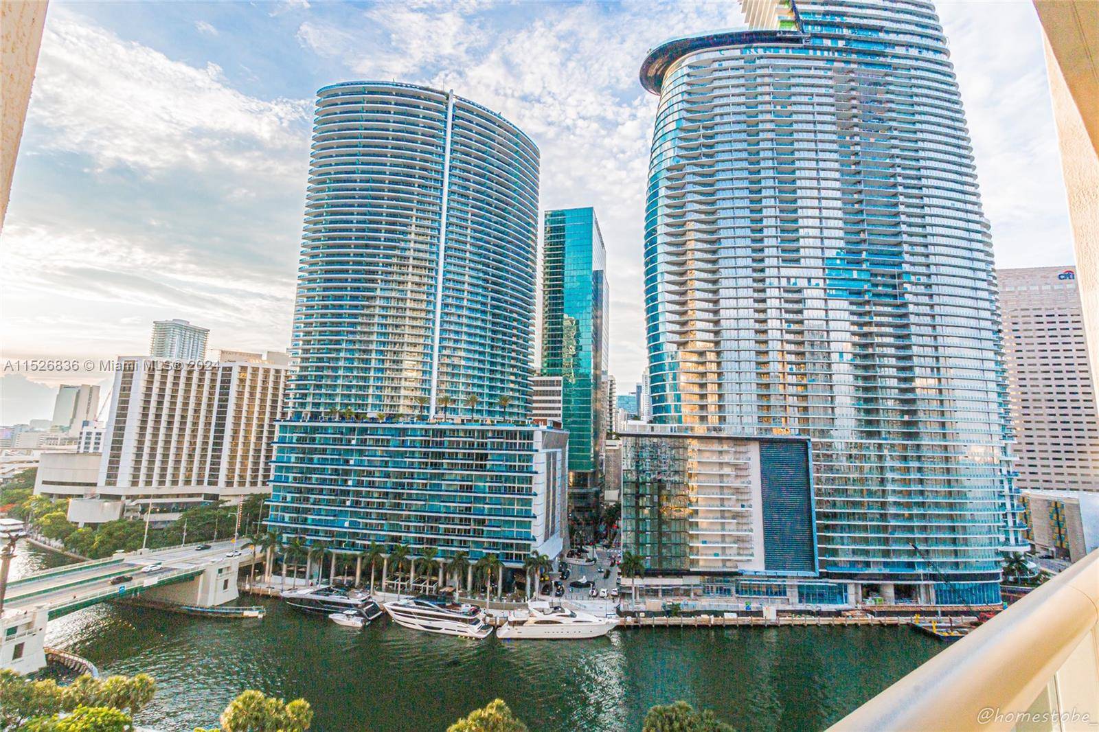 THIS IS IT ! APARTMENT WITH BEAUTIFUL BAY VIEW Do not miss the opportunity to enjoy the best tourist and working location in Miami Brickell just seconds from Downtown Miami ...