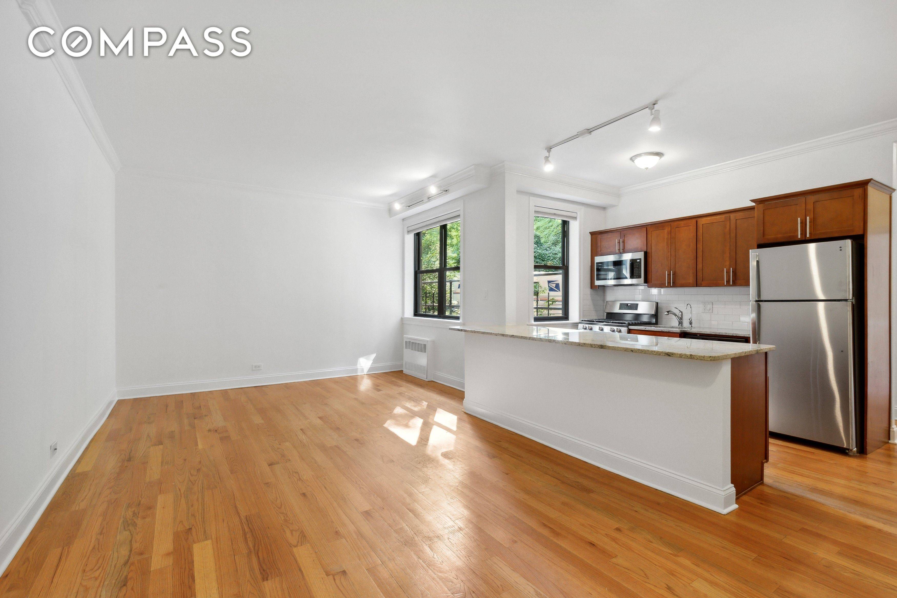 TWO BEDROOM TREASURE NEAR FORT TRYON PARK !