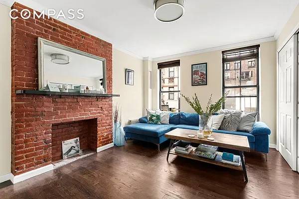 Newly renovated one bedroom in prime NoLita, featuring exposed brick, high ceilings, king size bedroom, beautiful eat in kitchen with new stainless steel appliances, granite countertop, new hardwood floors, great ...
