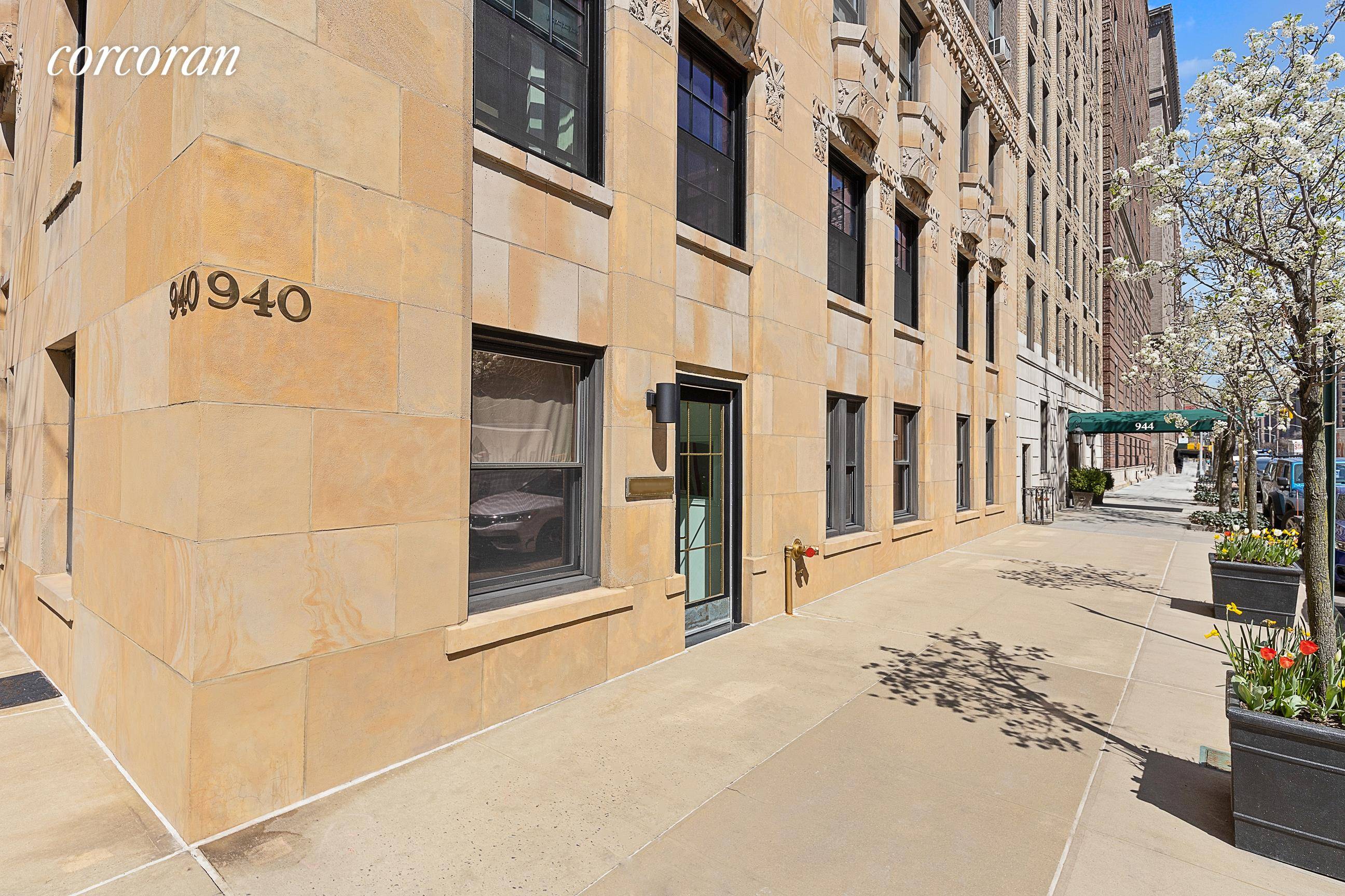 Lenox Hill medical office available for sale at 940 Park Avenue at the corner of East 81th Street.