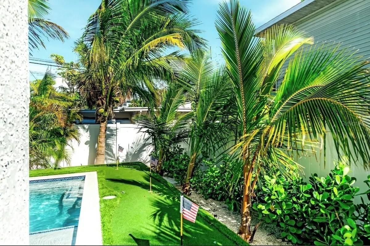 2403 Avenue C, Bradenton Beach, FL MLS#A4684030Fenced for privacy